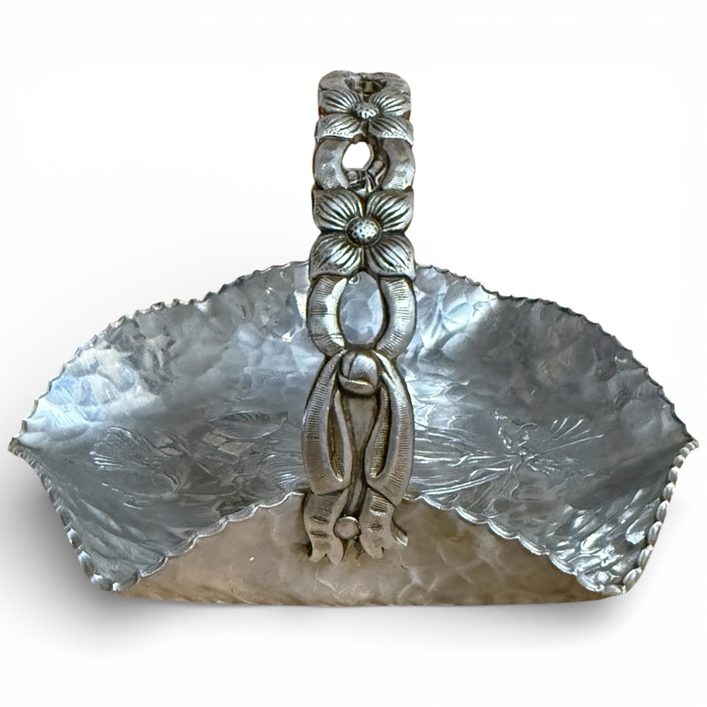 Vintage Rodney Kent Hand-Wrought Hammered Aluminum Basket Silver #429